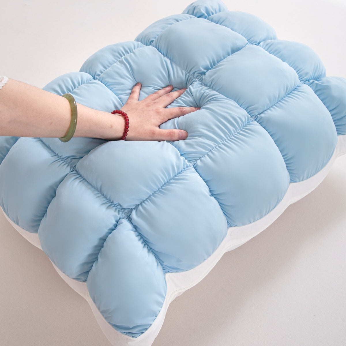 Cloud Flower Soft Pillow – 50 × 66 cm